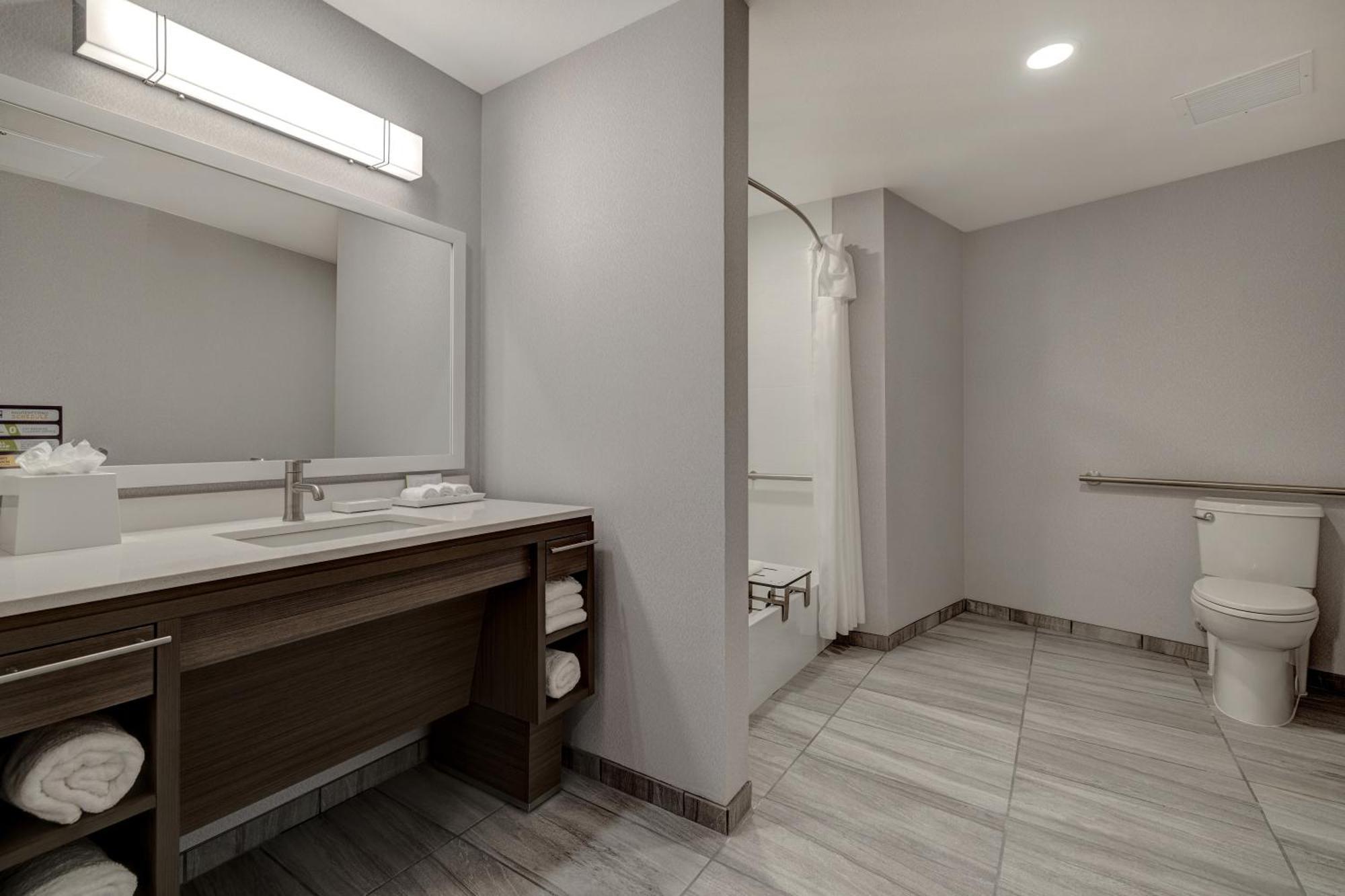 Home2 Suites By Hilton Petaluma Bilik gambar